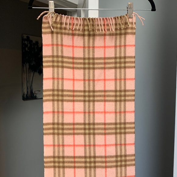 Authentic Burberry pink check 100% cashmere scarf - Picture 3 of 16